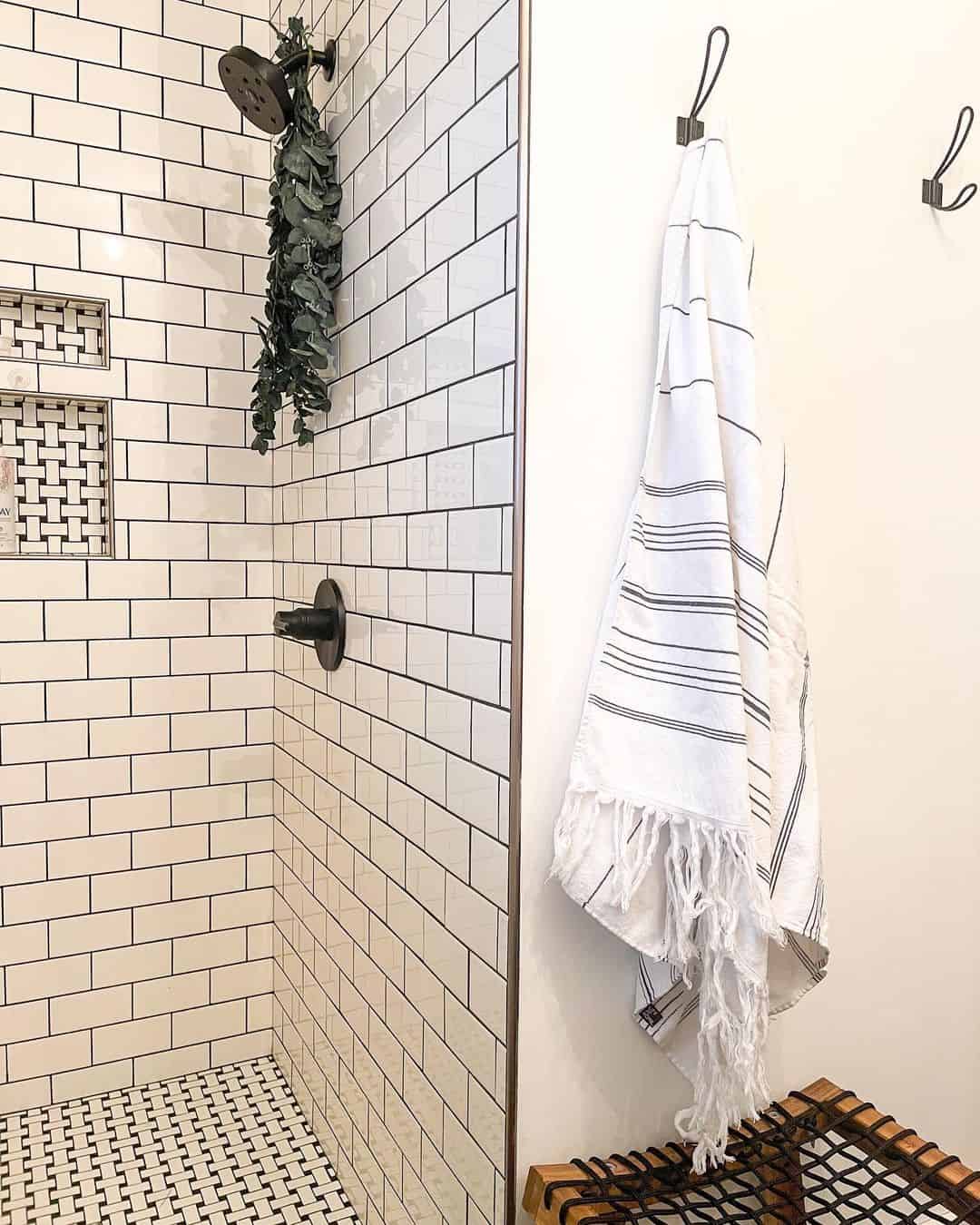 White Subway Tile With Black Grout - Soul & Lane