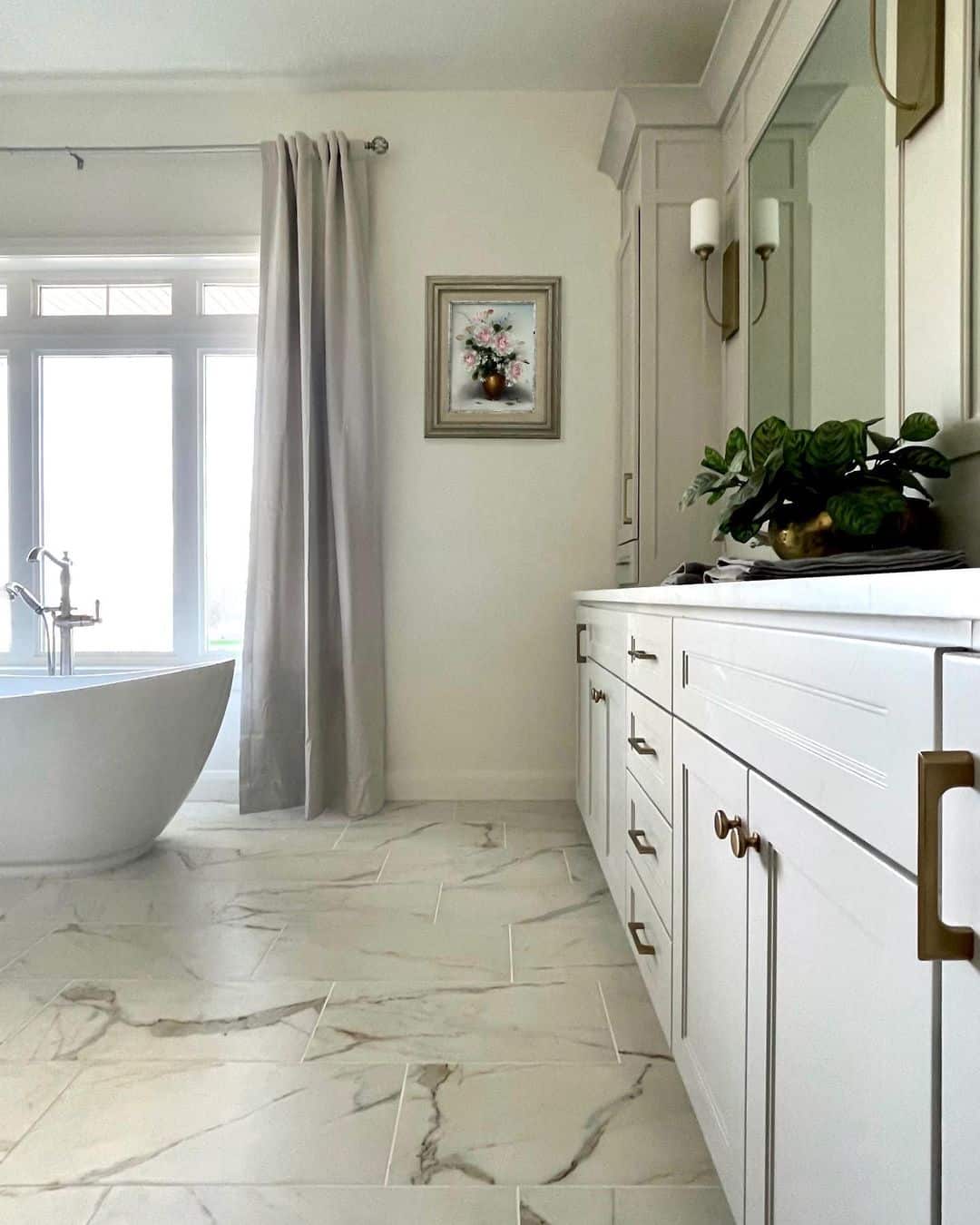 White and Gray Marble Bathroom Floor Tiles - Soul & Lane