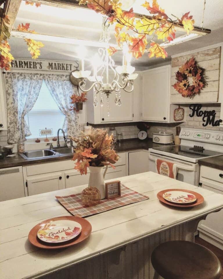 Autumn-themed Cottage Kitchen Ideas