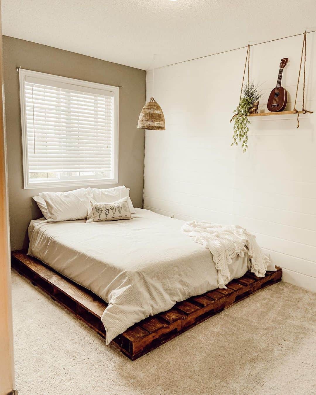 Boho Teen Room With Wood Pallet Bed Frame - Soul \u0026 Lane, image size:1080x1350