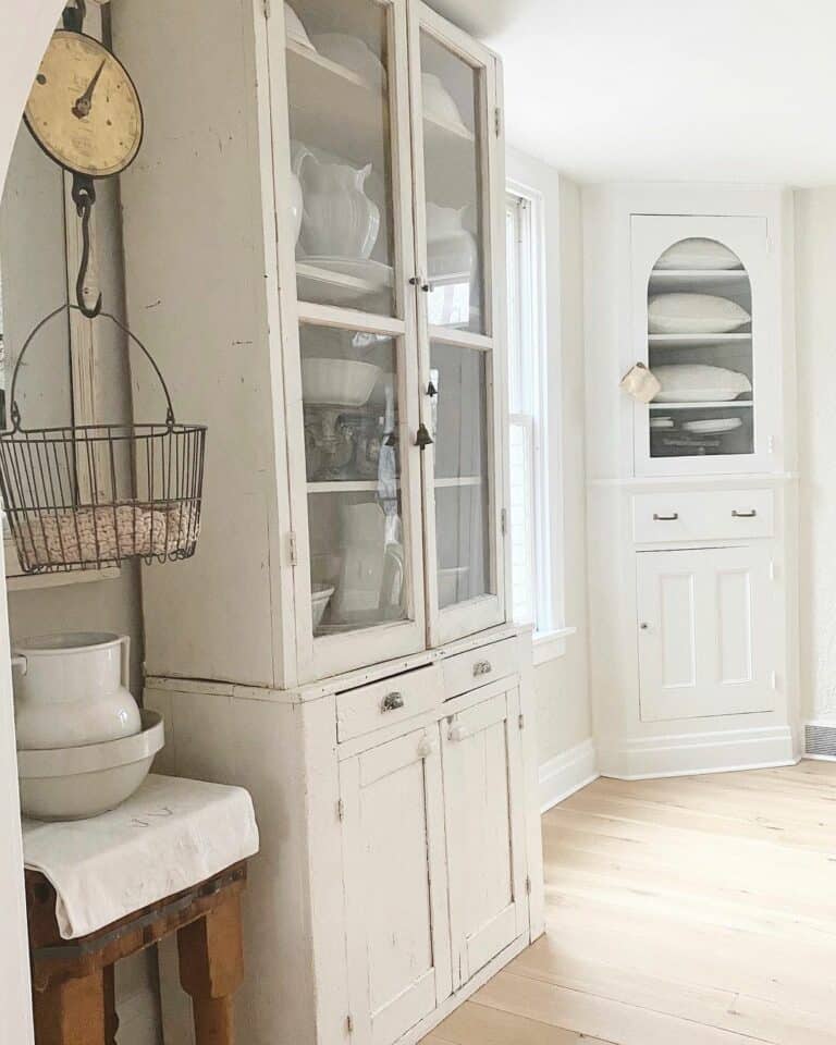 Built-in White Corner Hutch