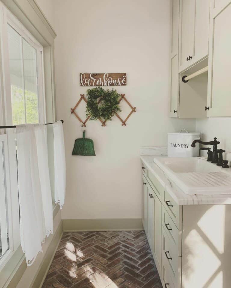 Café Curtains for a Laundry Room