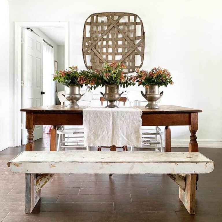 Cottage Dining Room With Tobacco Basket Décor