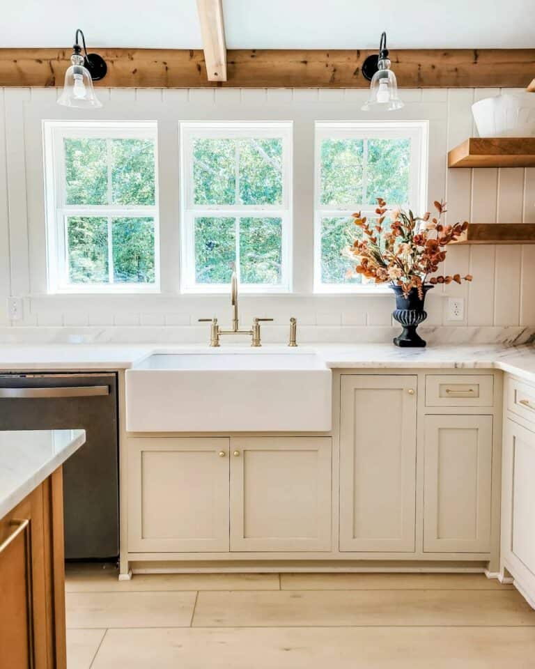Cottage Kitchen With Off-white Shaker Cabinets