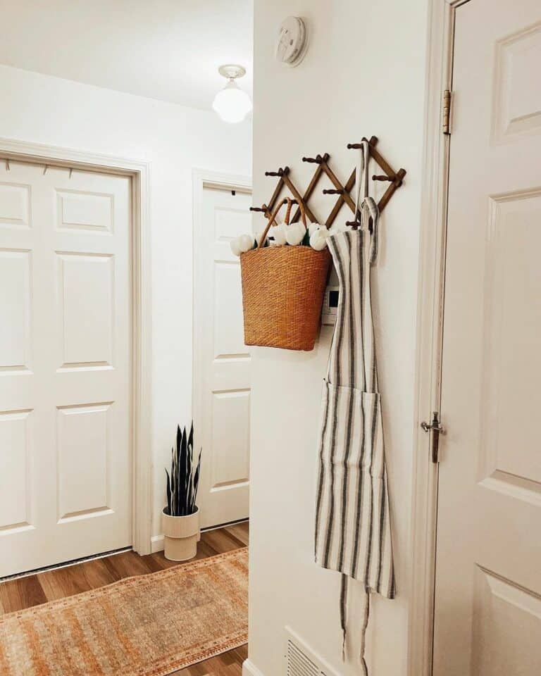 Cottage-style Small Entryway Flooring Ideas