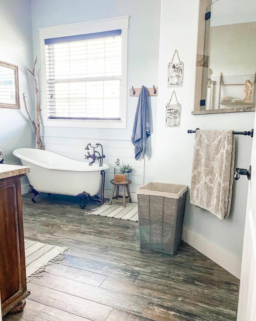 Country Bathroom Ideas With Natural Accents