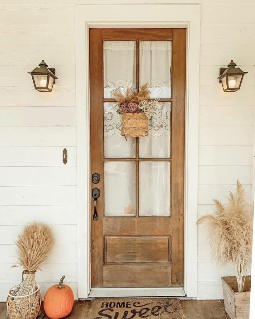 Country Deck With Farmhouse Fall Porch Décor