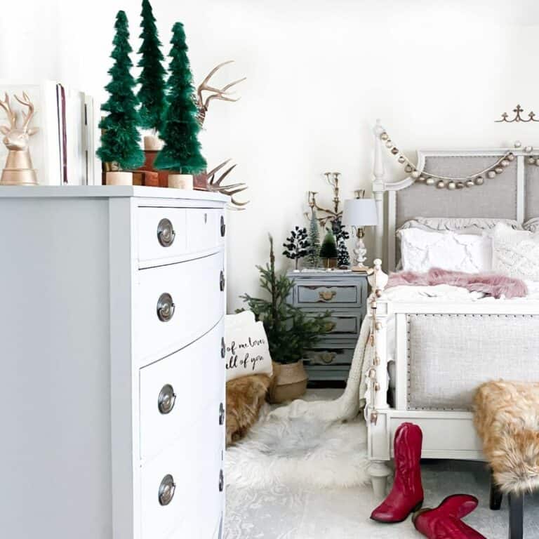 Cozy Warm Bedroom With Holiday Décor