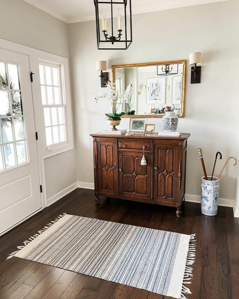 Farmhouse Entryway With Natural Oak Flooring