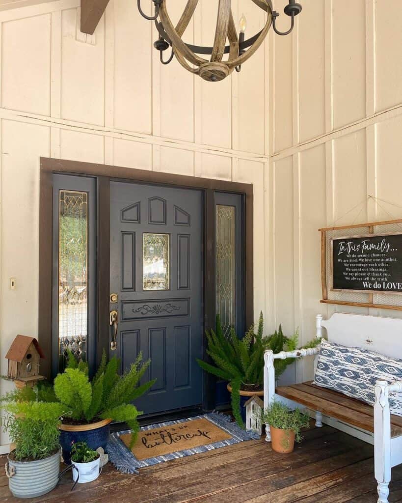 Farmhouse Exterior Entryway With Outdoor Porch Décor