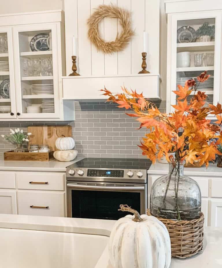 Farmhouse Kitchen With Autumn Décor