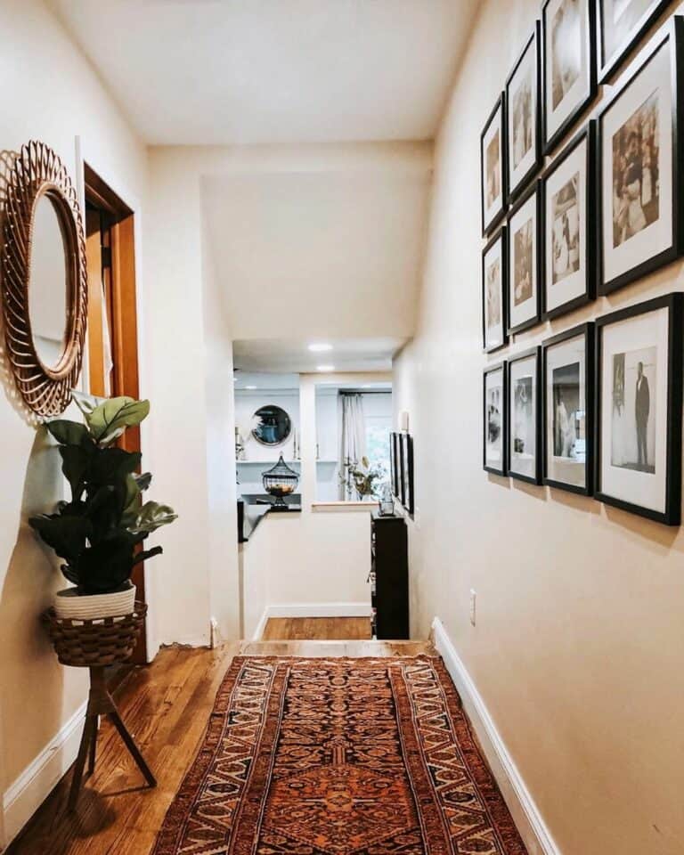 Hallway Décor With a Personal Style