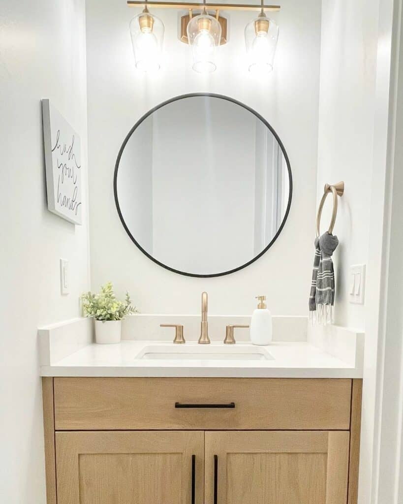 Modern Bathroom Alcove Decorated to Perfection