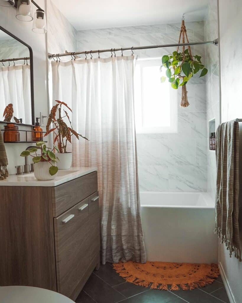 Modern Bathroom With Bohemian Décor