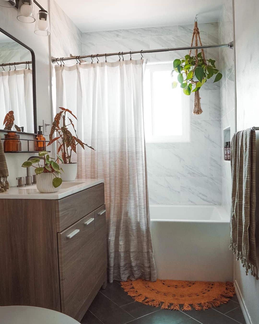 Modern Bathroom With Bohemian Décor - Soul & Lane