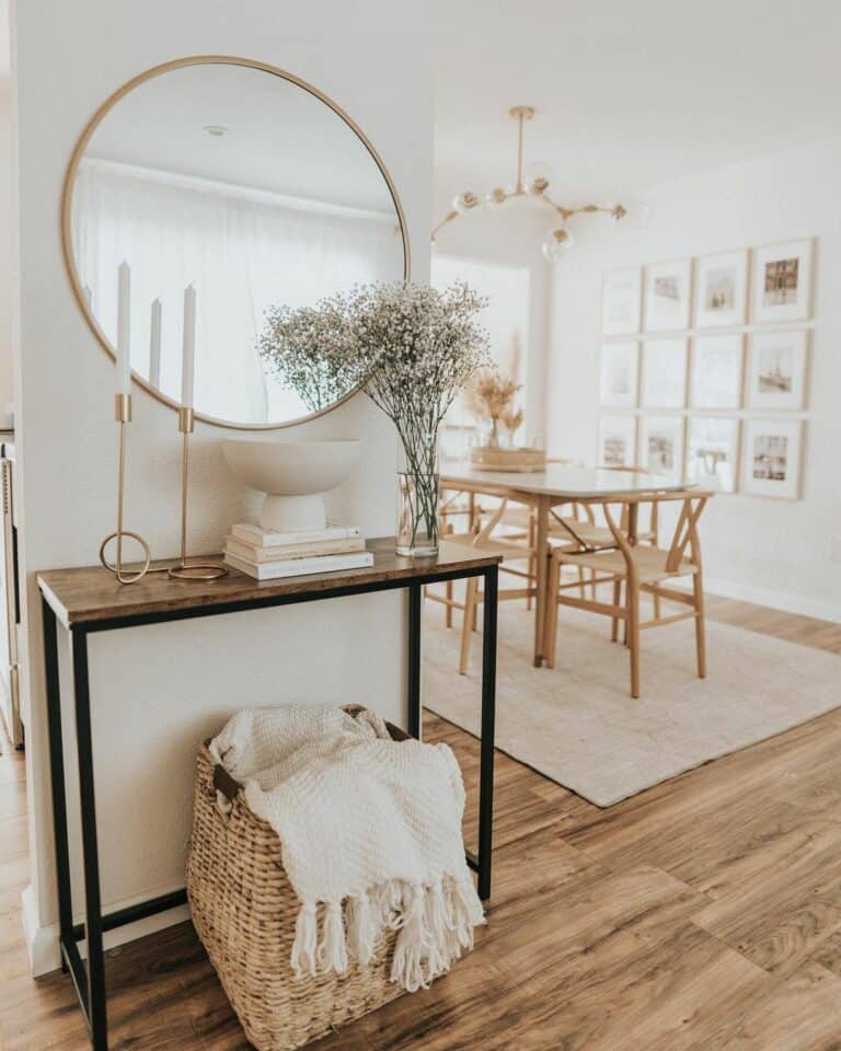 Modern Bohemian Entryway With Console Table Décor