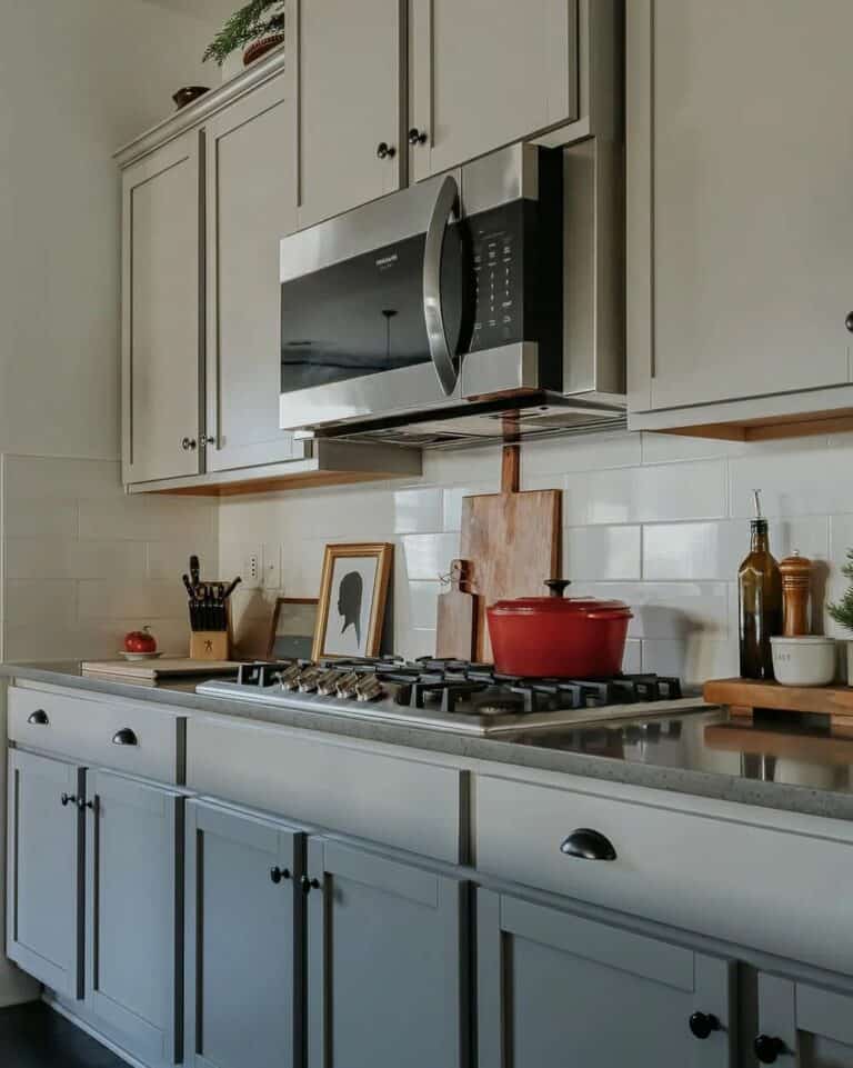 Modern Kitchen With Tiled Backsplash
