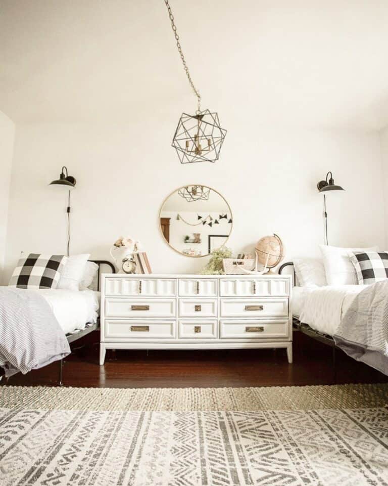 Modern Teen Room With Twin Beds