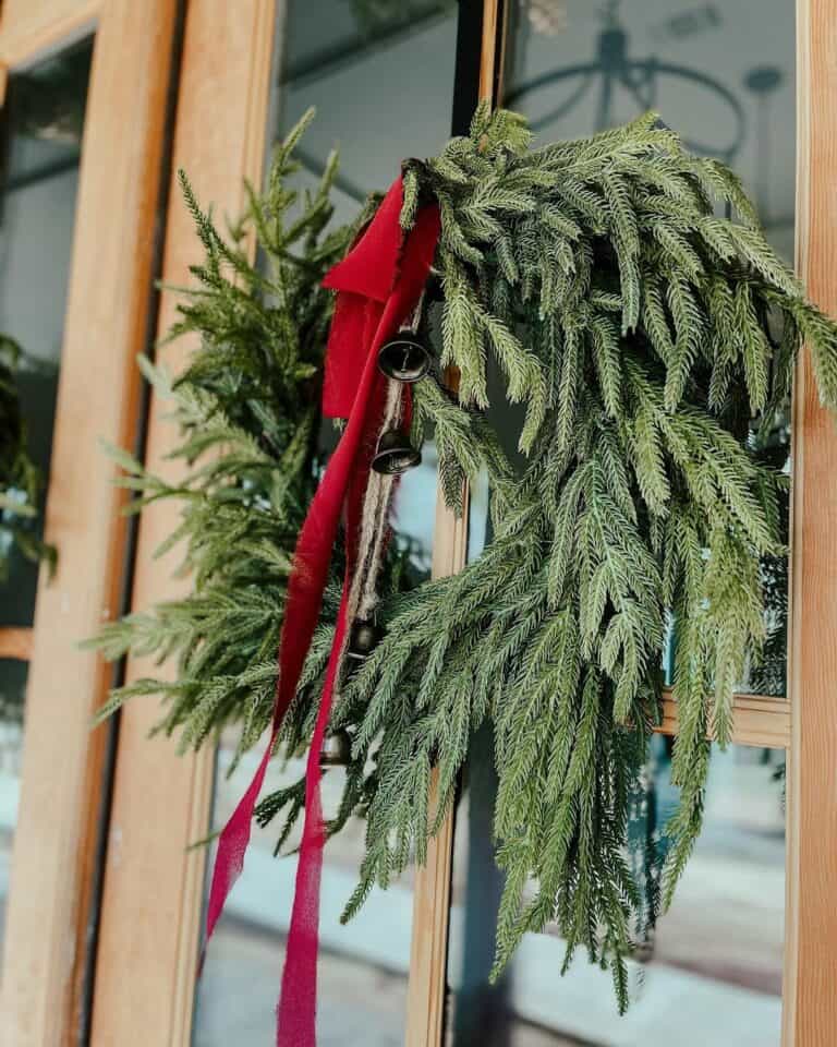 Nature-themed Porch With Minimalistic Wreath
