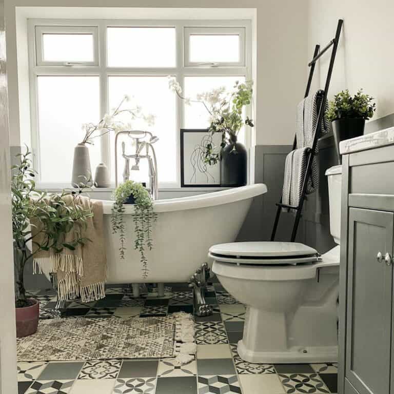 Neutral Bathroom With Green Plants