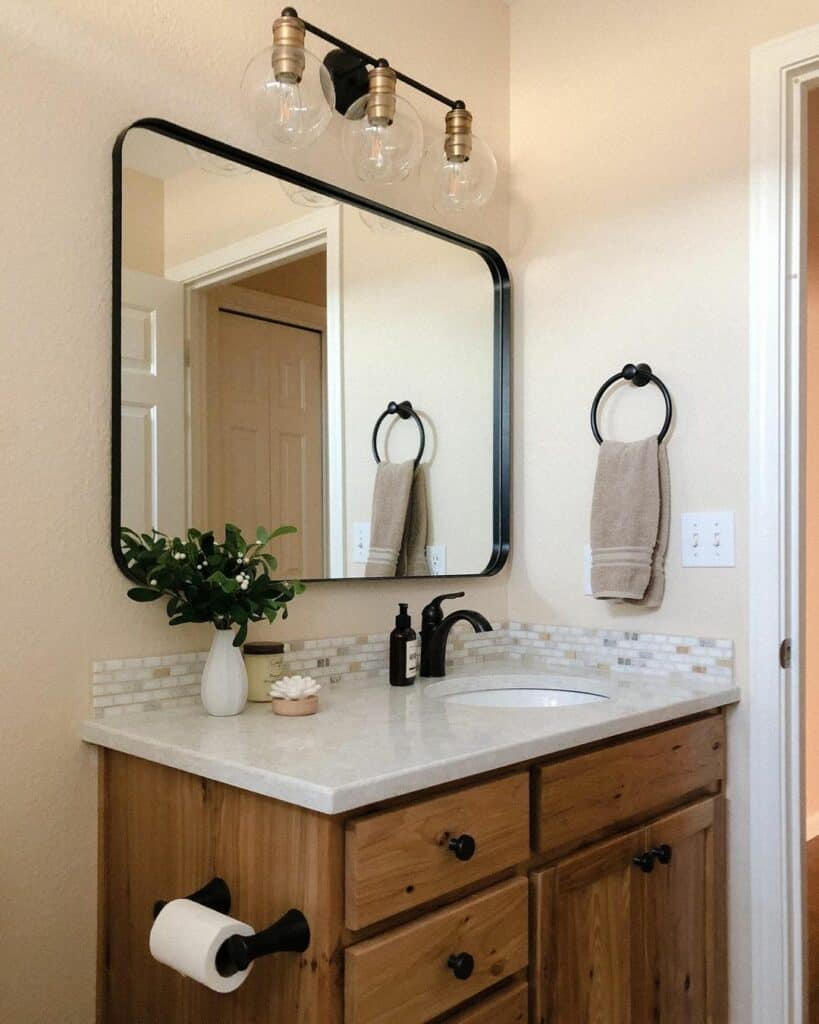 Neutral Bathroom With Wall Mirror