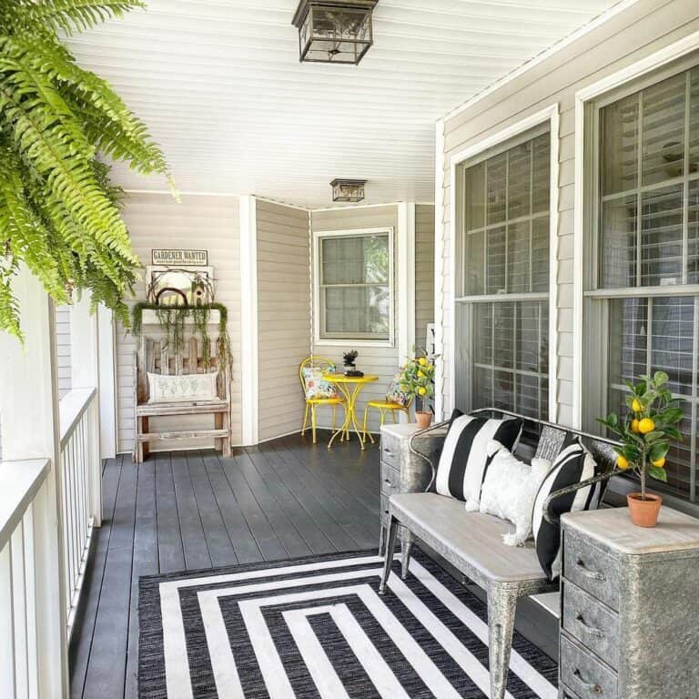 Outdoor Porch Décor With Potted Plants