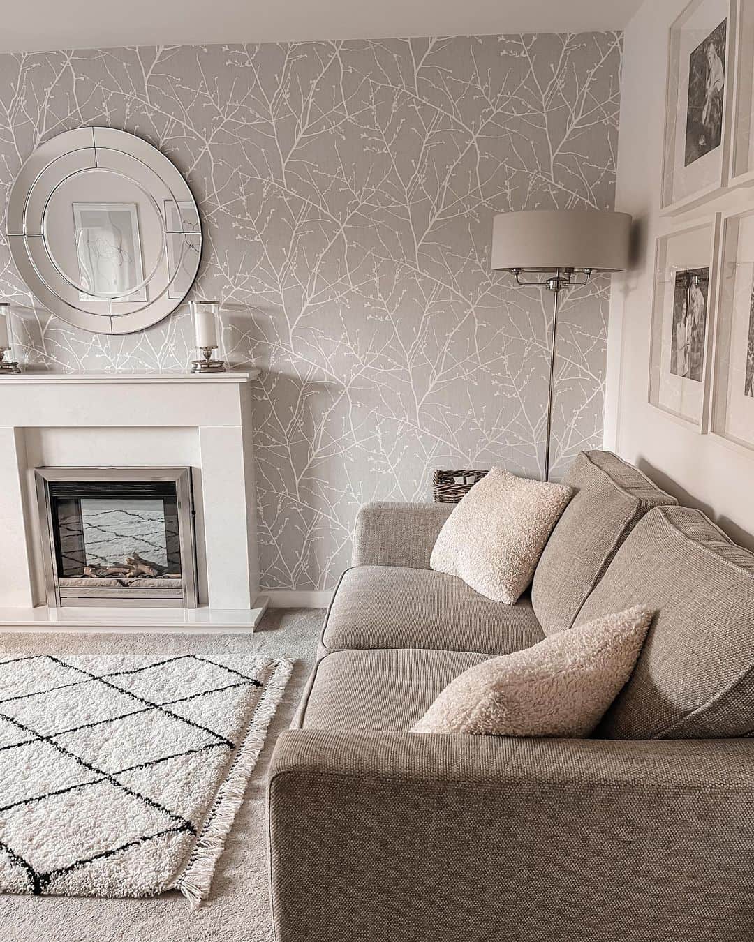 Patterned Gray Wallpaper and Black and White Portraits Soul Lane