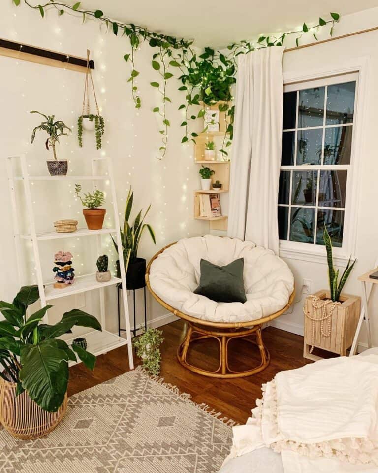 Plat-filled Corner With Rattan Papasan Chair