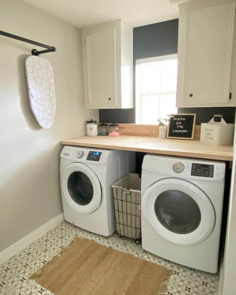 Rolling Black Metal Wire Laundry Hamper