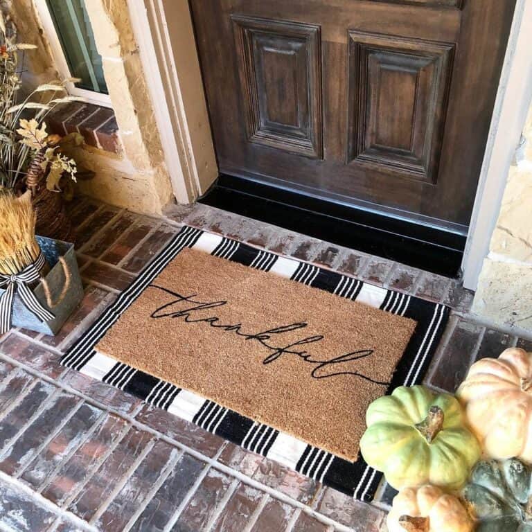 Rustic Outdoor Porch Décor With Layered Welcome Mats