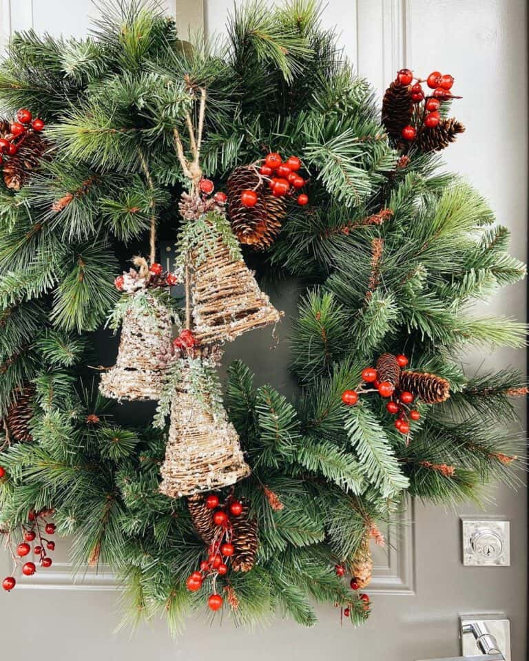 Simple Porch Christmas Wreath Ideas