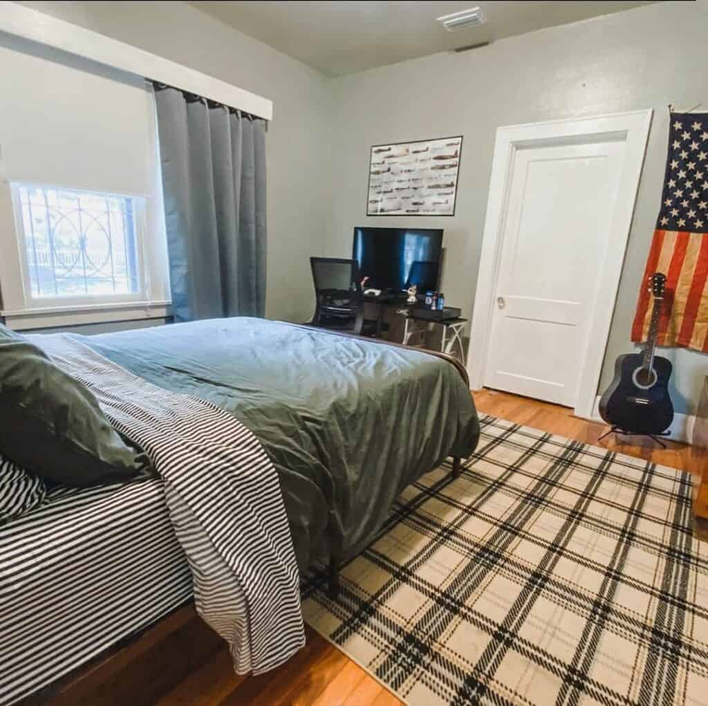 Teenage Boy Bedroom With Plaid Area Rug