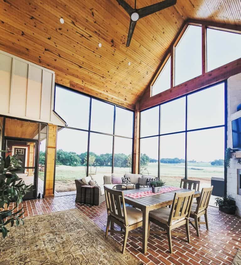 Vaulted Ceilings for a Glassed-in Living Space
