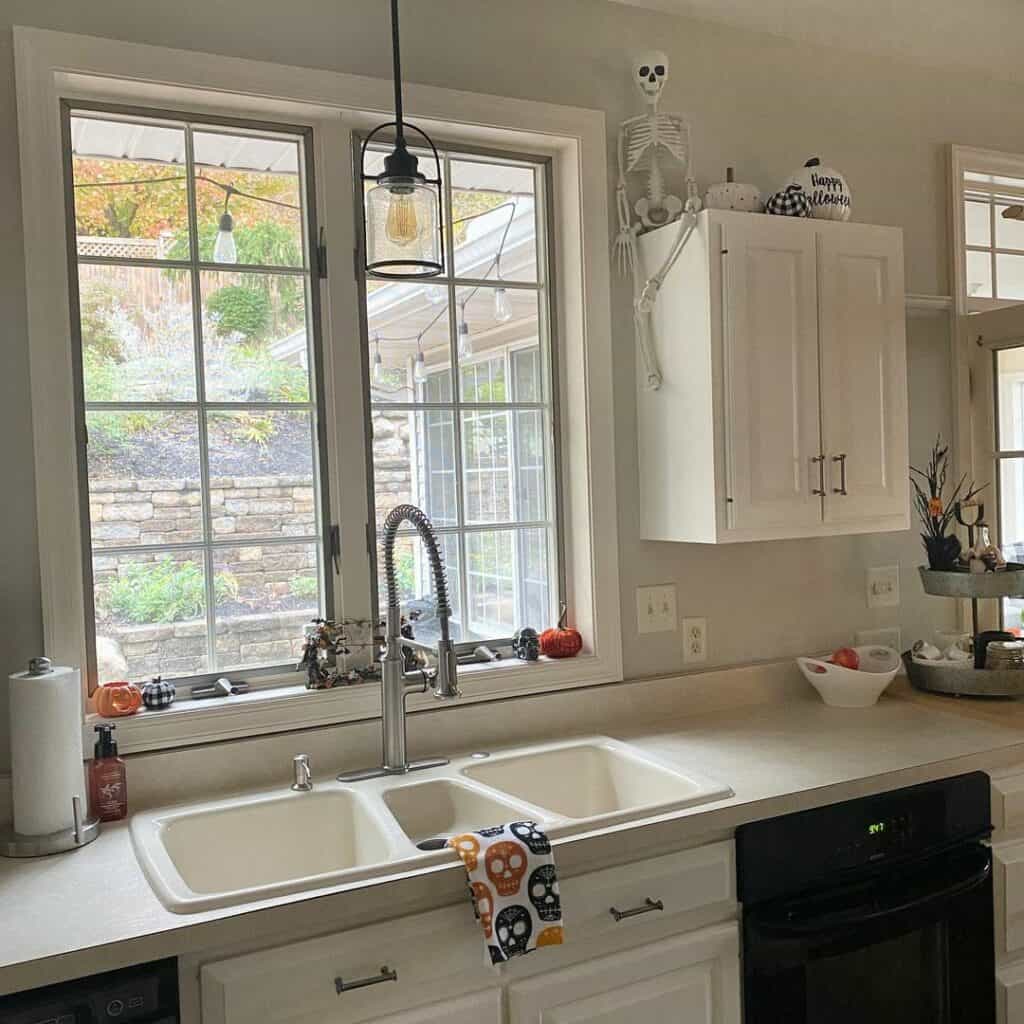 White Cottage Kitchen With Spooky Décor