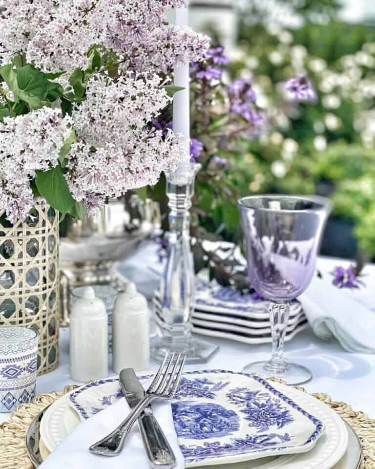 White and Purple Table Decoration Ideas