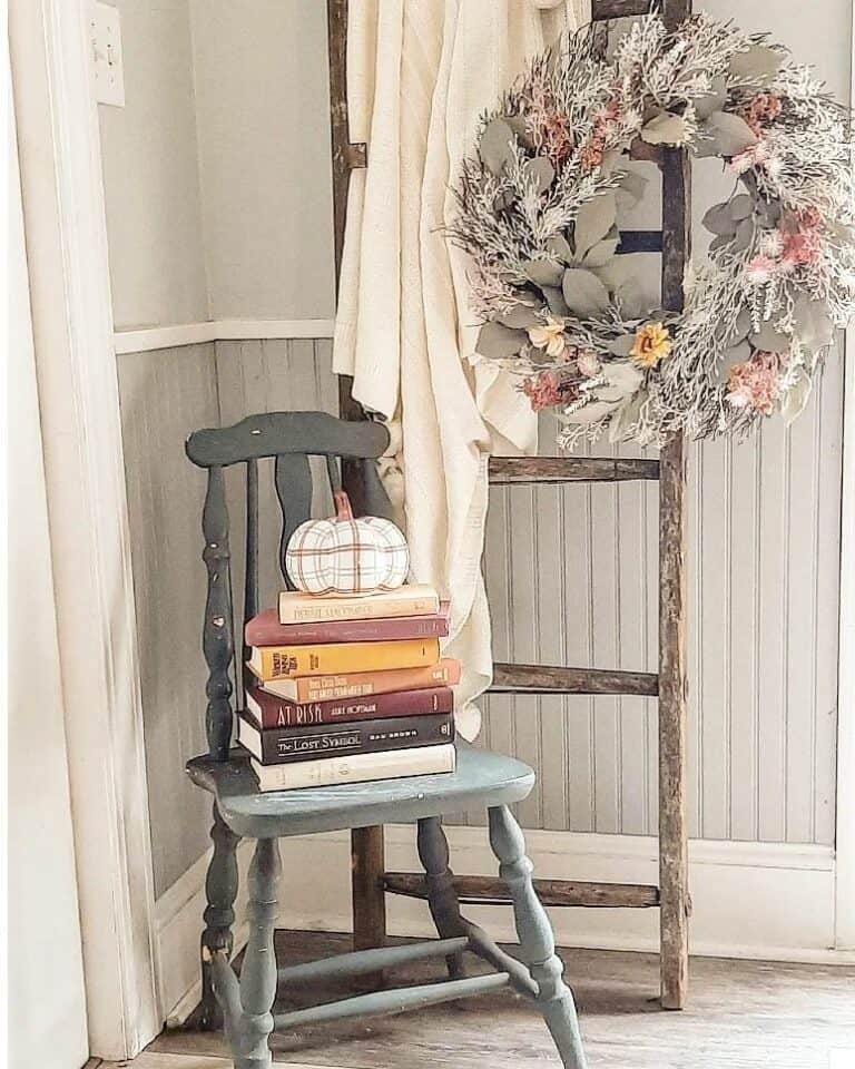 Wooden Blanket Ladder With Gray Wreath