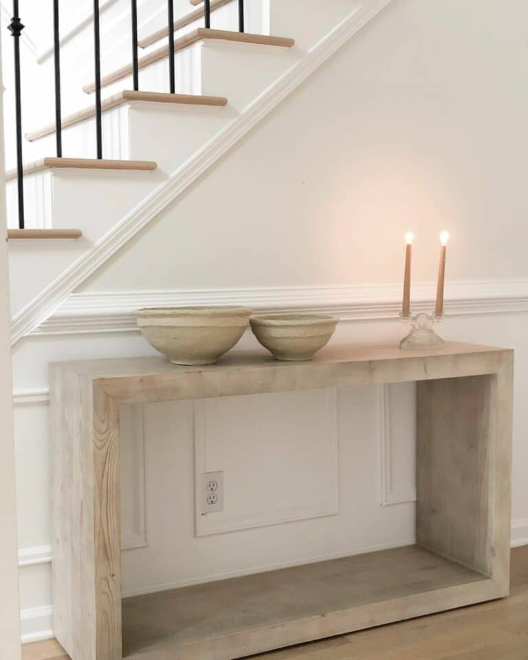 Wooden Console Table as a Modern Accent