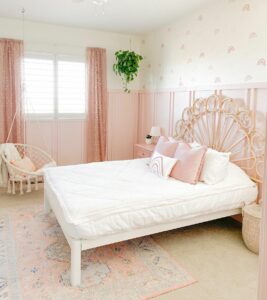 Boho Bedroom With Plant Décor