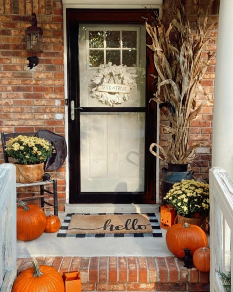 Brick Porch With Pumpkin Décor