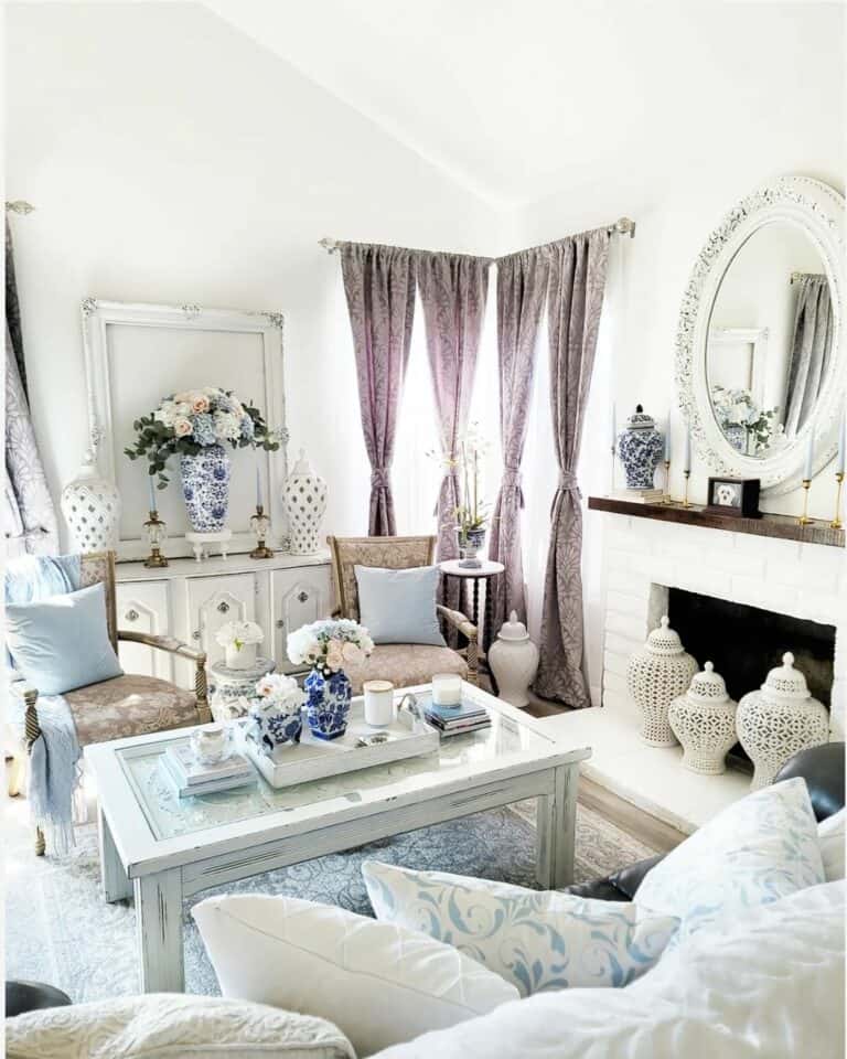 Chinoiserie-style Accessories for a Living Room