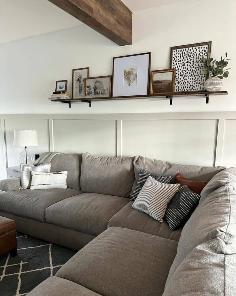 Clean Lines For a Sleek Living Room Design