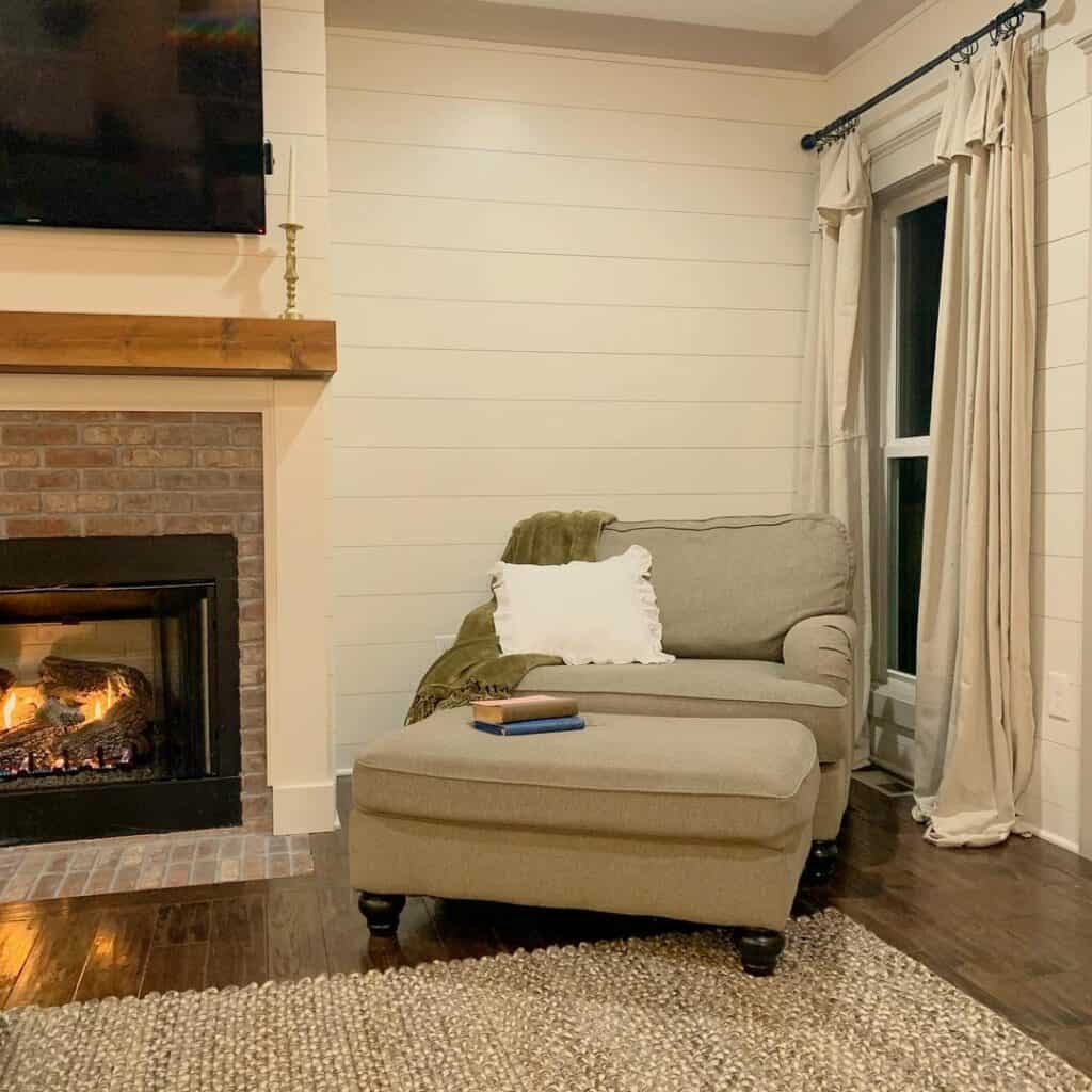 Country Charm Floods a Cozy Corner