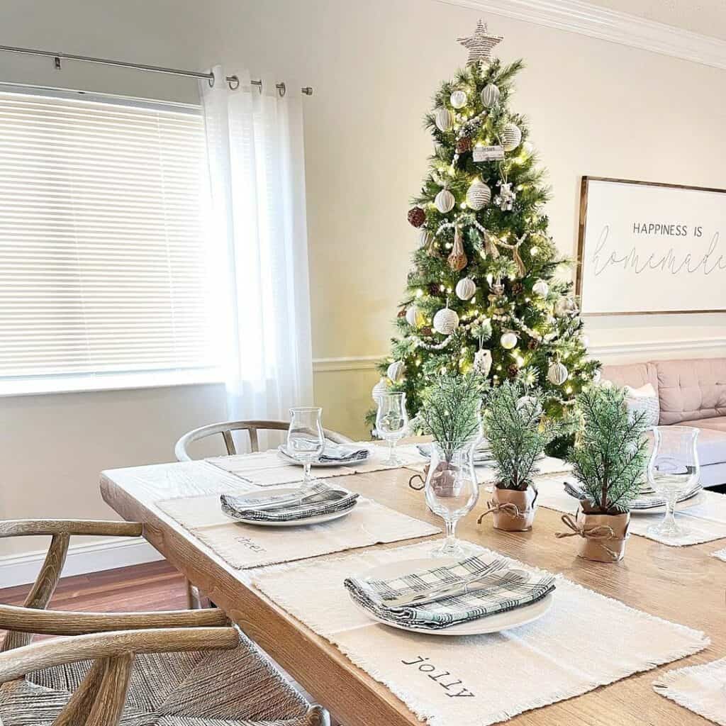 Cozy Christmas Dining Room Table Setting