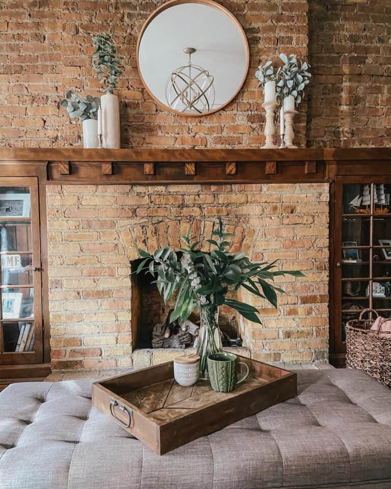Cozy Living Room With Plant Décor