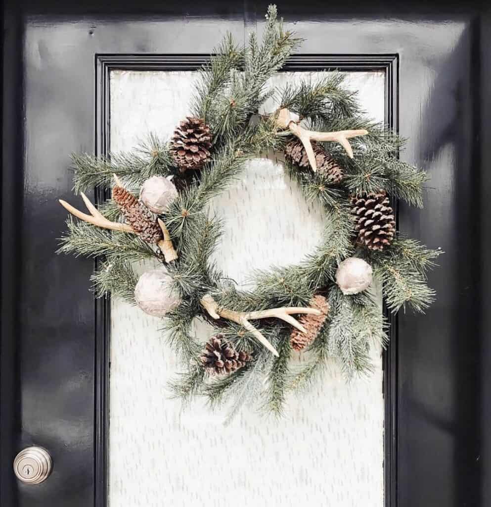 DIY Winter Door Wreath Décor Idea