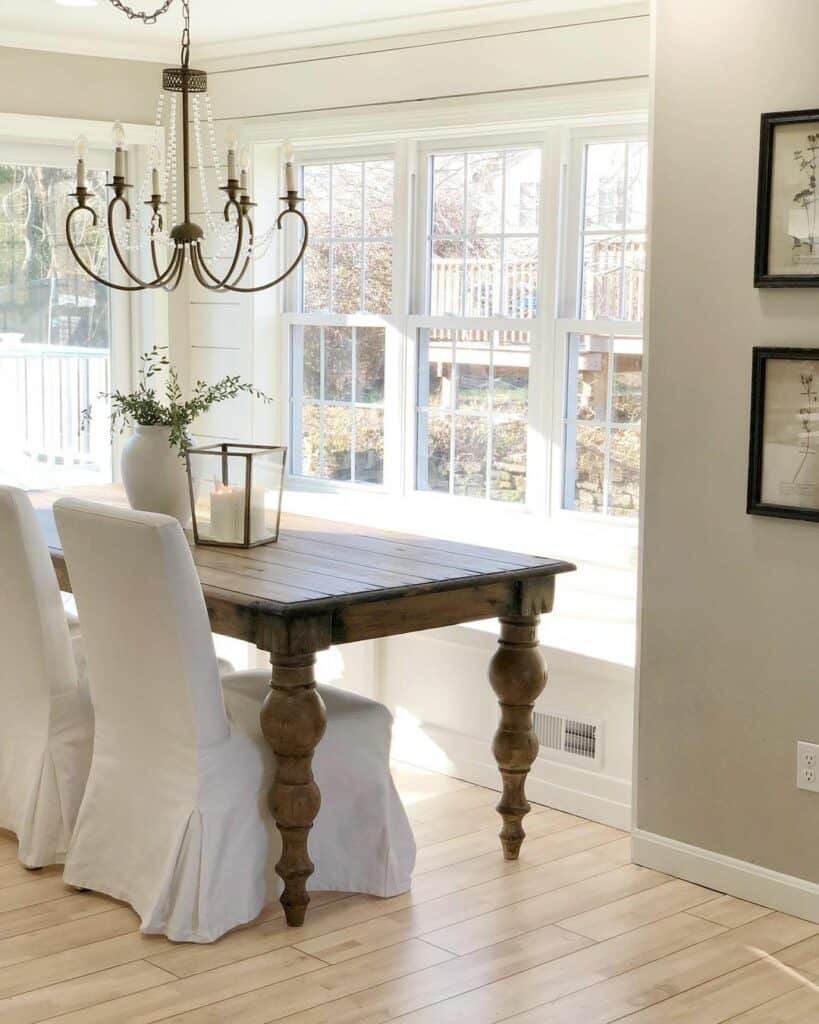 Farmhouse Dining Room With Window Seat