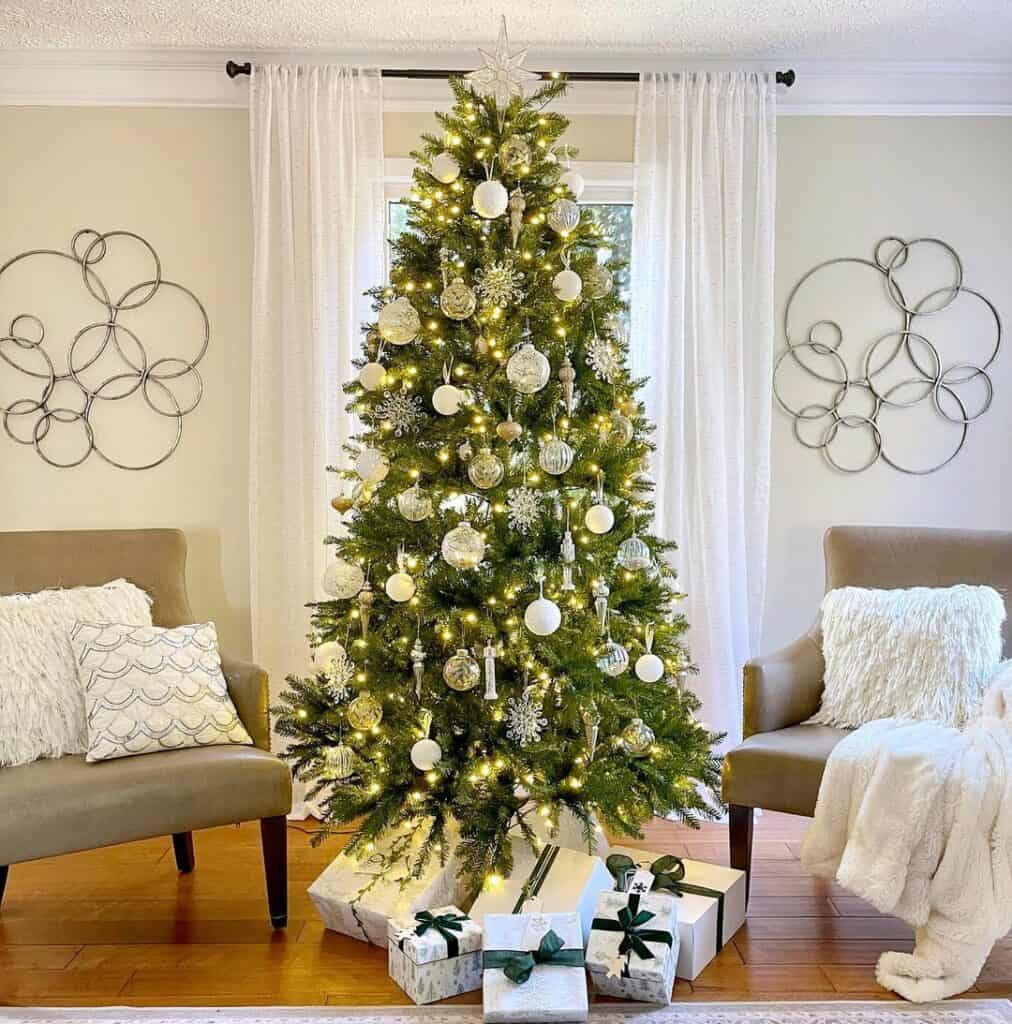 Green and White Color Palette for Christmas Tree