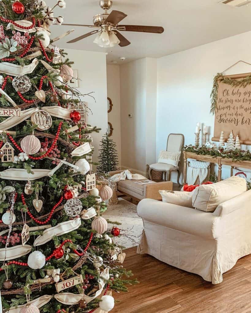 Natural Elements Embellish a Cozy Living Room