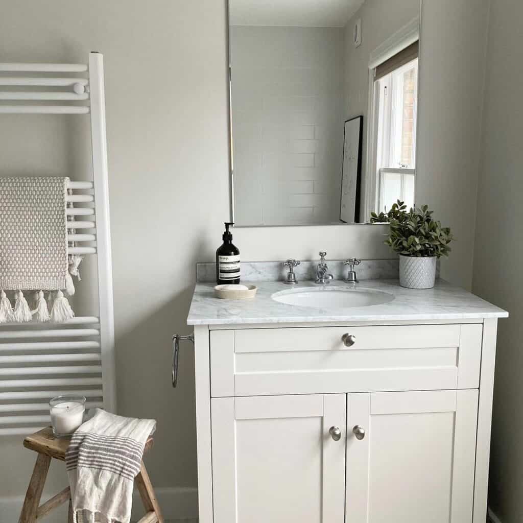 Simple Bathroom in Shades of White