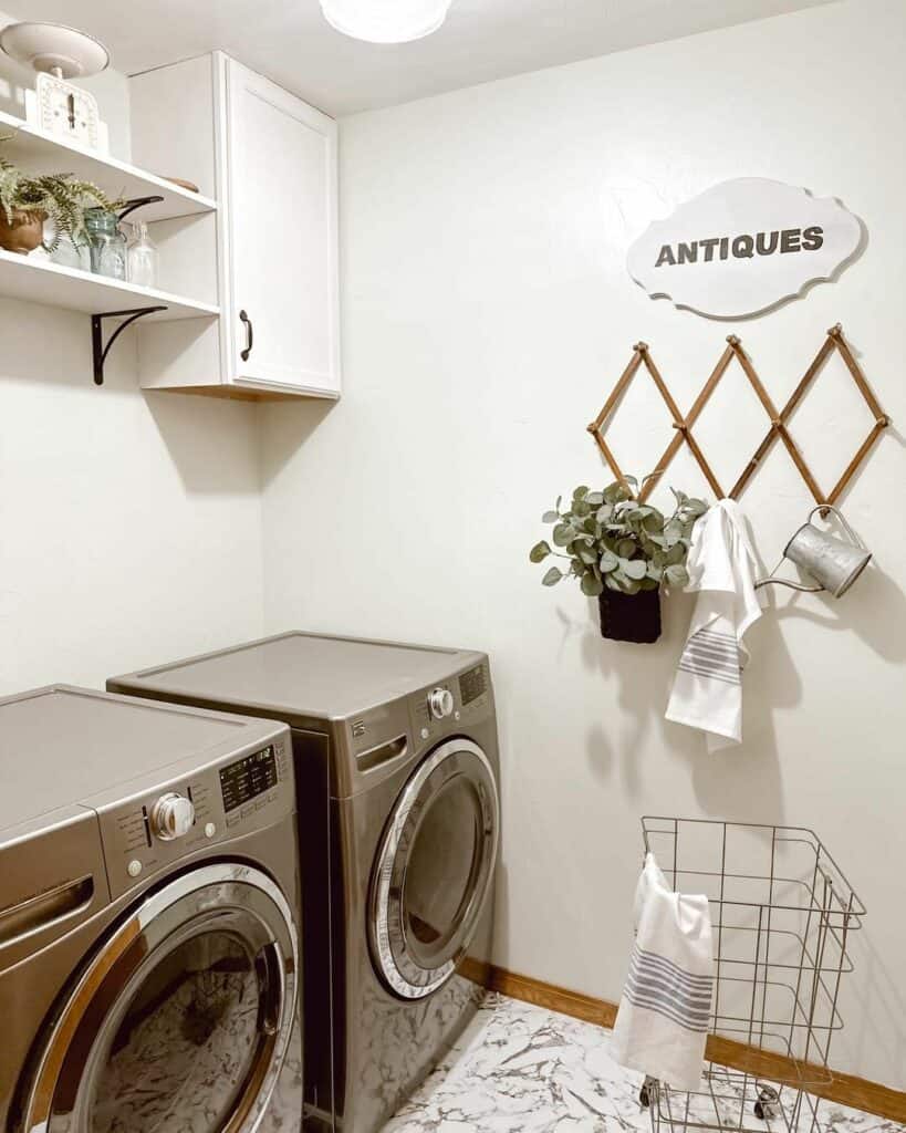 Simple Cozy Laundry Room
